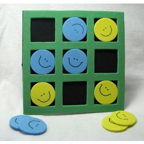 Travel Tic Tack Toe - spongy smiley faces G01-0259906-8100