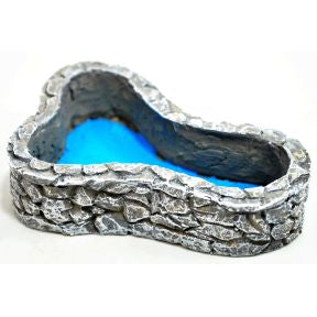 Polyresin Mini Garden Pond U03-0801232-0170-a single polyresin mini pond. Blue polyresin detail. Garden décor.