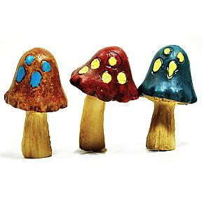 Polystone Mini Woodland Mushrooms (3 pc set) U03-0801232-0193-3 pc set of mini mushrooms. Garden décor.